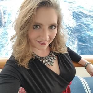 Meet your Posher, Christina